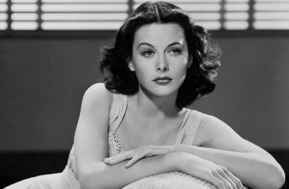 Kehidupan Hedy Lamarr Sang Penemu Teknologi WiFi Tersembunyi